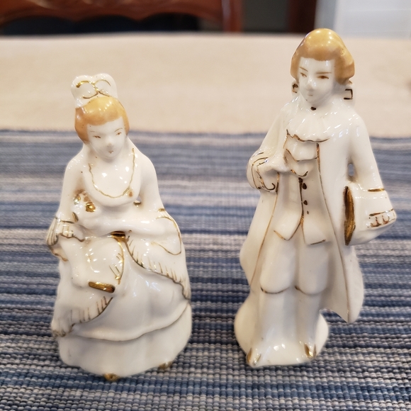 George and Martha Washington Salt/Pepper Shakers - Picture 8 of 11